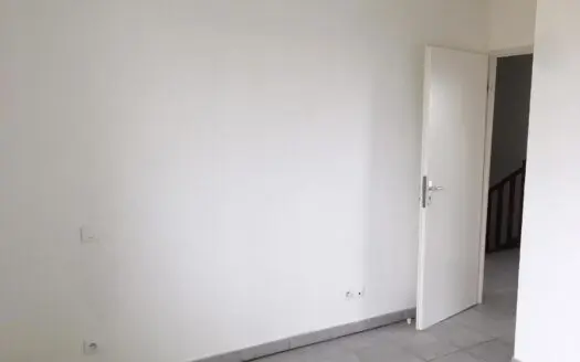 Maison À louer 4 pièces 83 m²