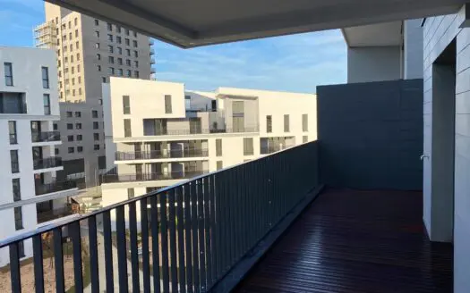 Appartement À louer 4 pièces 82 m²