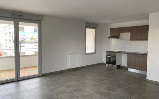 Appartement À louer 4 pièces 83 m²