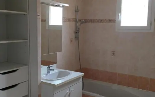 Maison À louer 4 pièces 100 m²