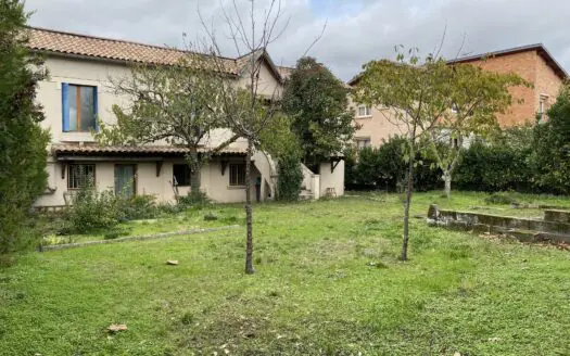 Maison À louer 6 pièces 203 m²