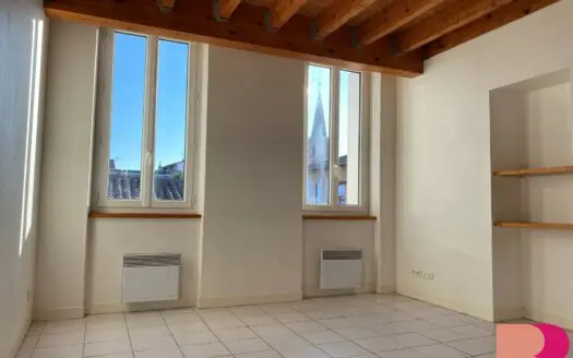 Appartement À louer  2 pièces 65 m²