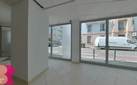 Commerce À vendre 130 m²