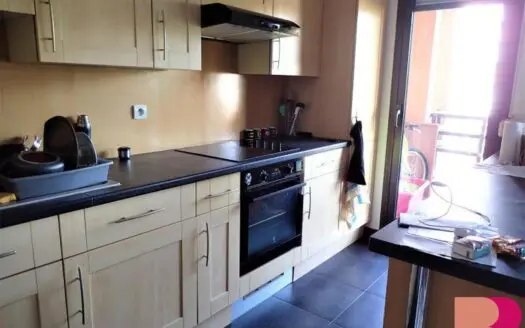 Appartement À louer  3 pièces 66 m²